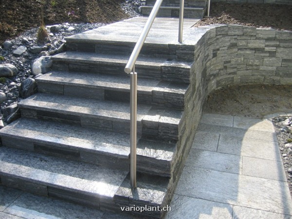 Stufenplatten mit Untermauerung